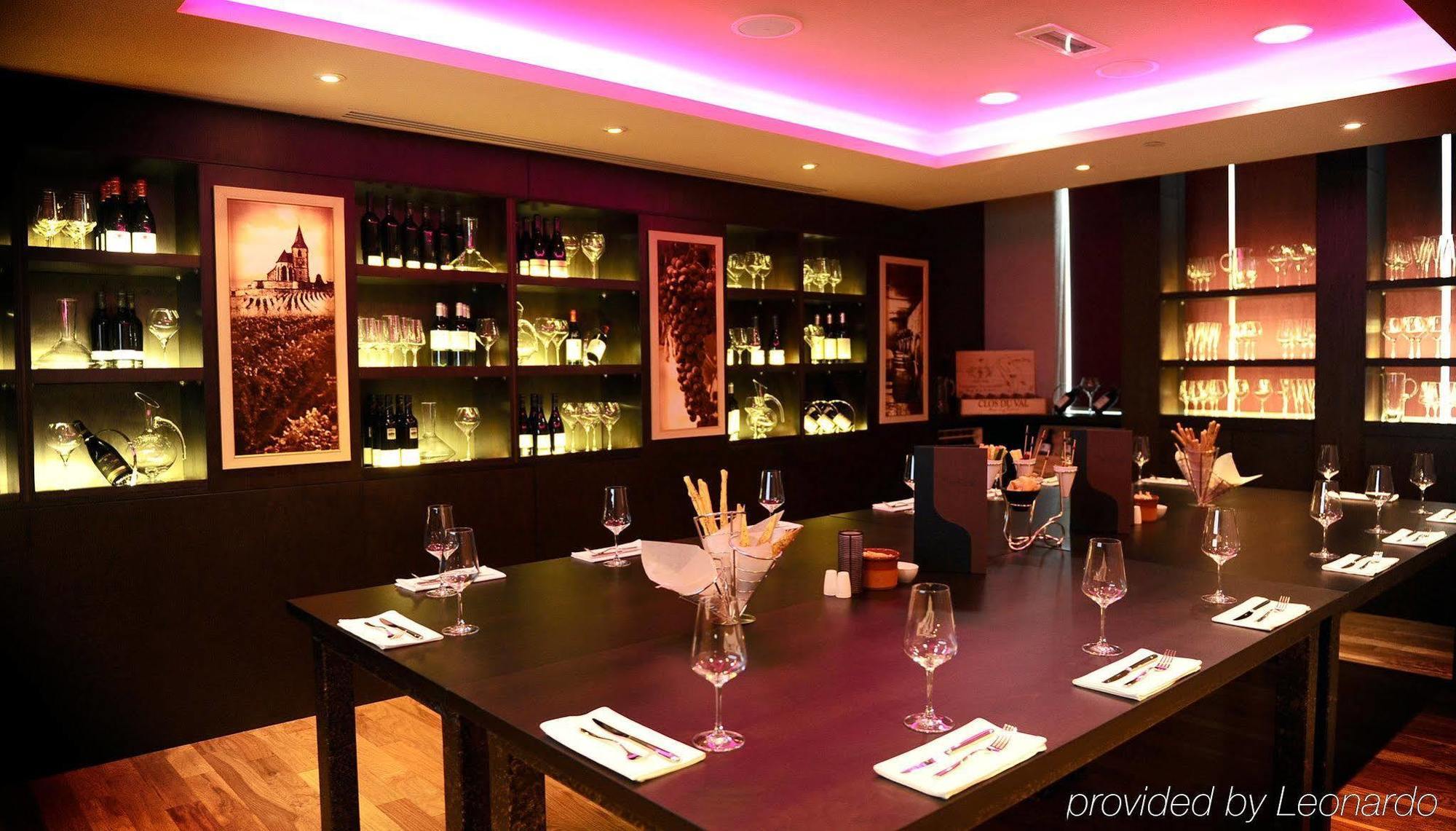 Hotel Ramada Downtown 4*