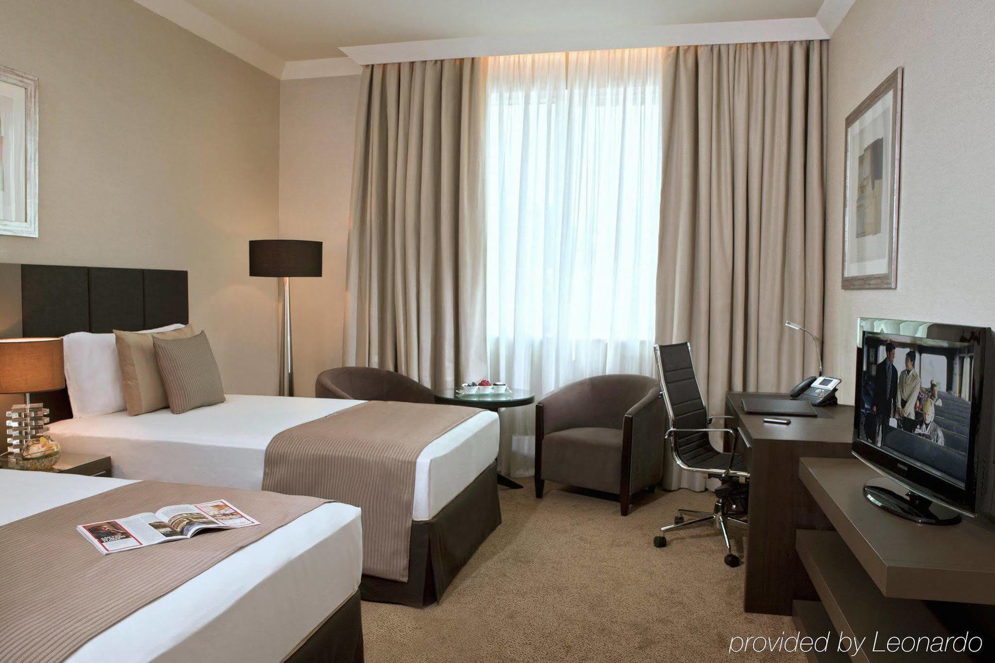 Ramada Downtown 4*