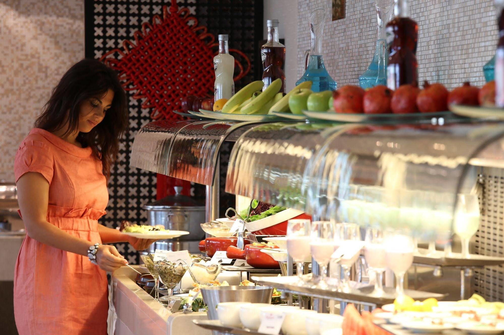 Hotel Ramada Downtown Abu Dhabi