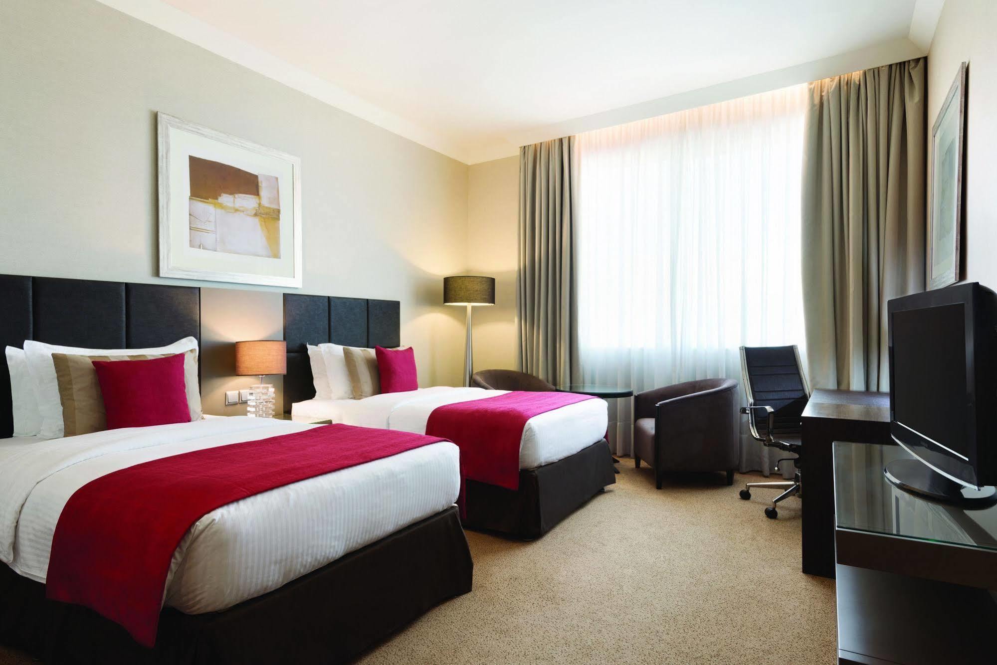 Ramada Downtown 4*